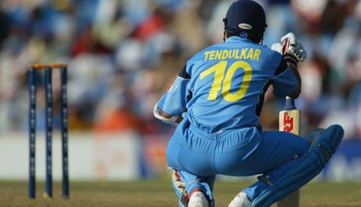 Sachin Tendulkar batted with tissue paper stuffed in his underwear; troubled opposition