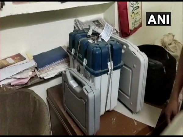 Madhya Pradesh: Sector assistant engineer suspended for carrying reserve EVM to his residence