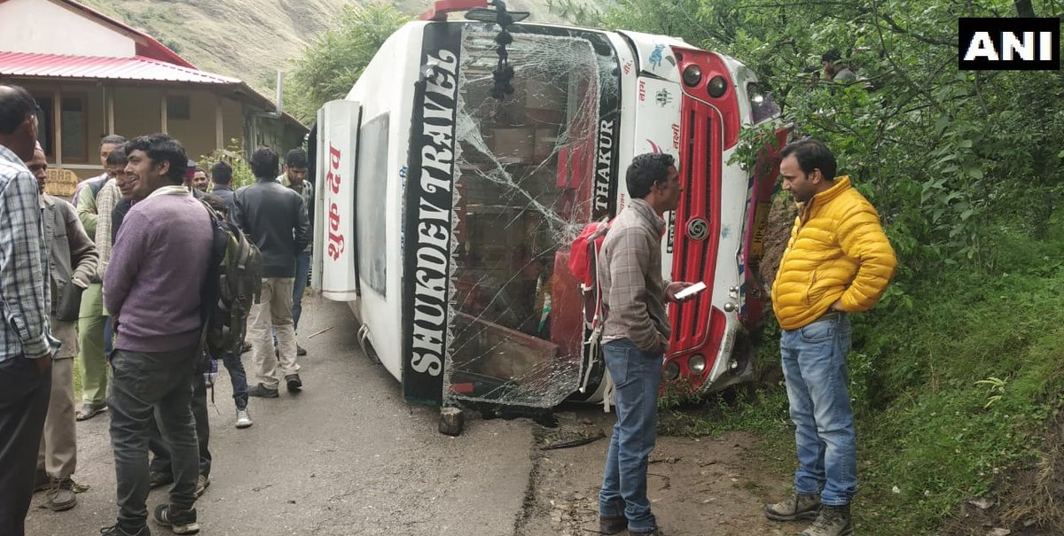 Kullu: Bus carrying BJP workers overturns, 7 injured