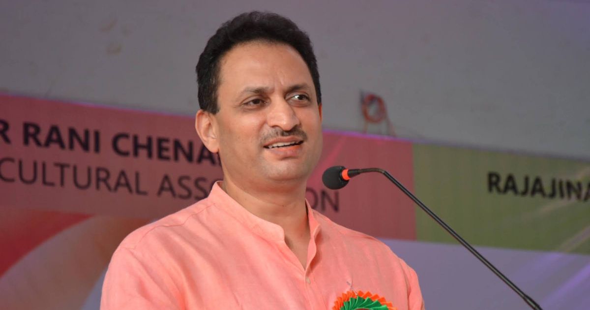Anantkumar Hegde tweets in defence of Nathuram Godse, later claims account was hacked