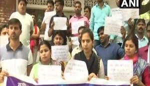 UP Police Recruitment Exam: Pass out candidates from 2013 batch stage protest