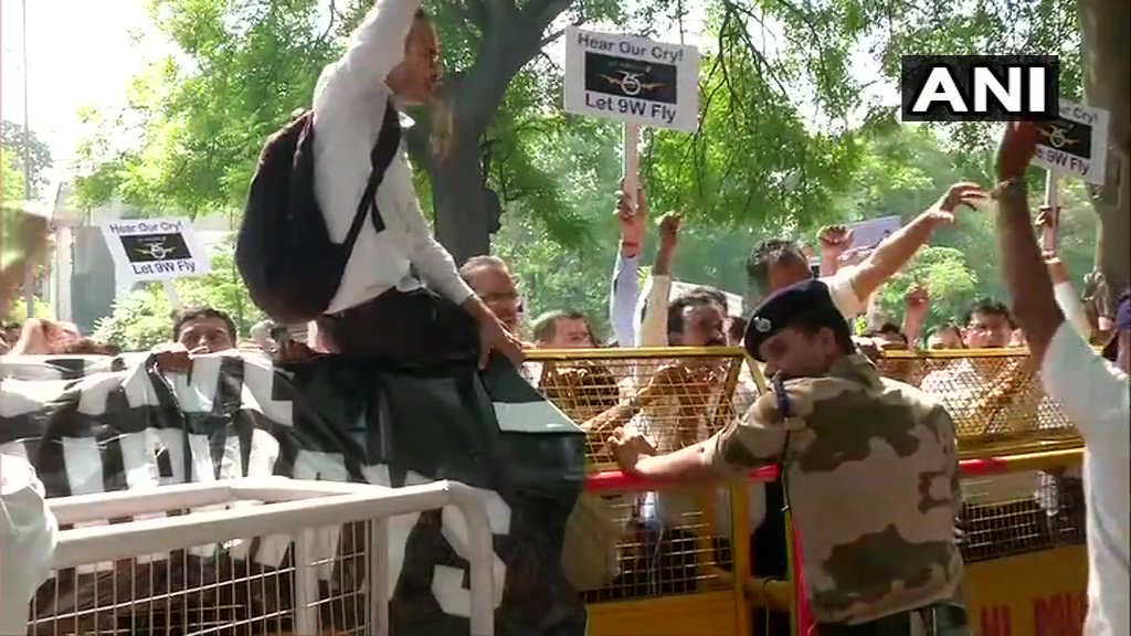 Jet Airways' employees hold protest outside Civil Aviation Ministry
