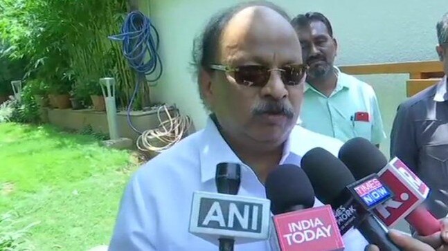 Congress' Roshan Baig calls KC Venugopal a 'buffoon', blames Siddaramaiah for collapse of Congress-JD(S) alliance in Karnataka