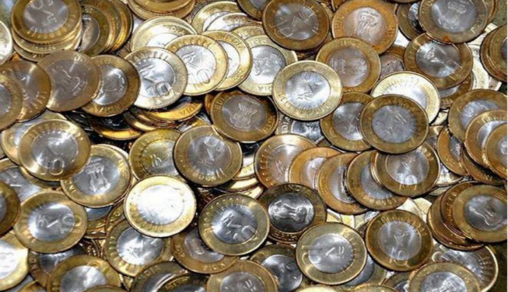 Man buys car worth Rs 6 lakh by collecting Rs 10 coins; reason will leave you flabbergasted
