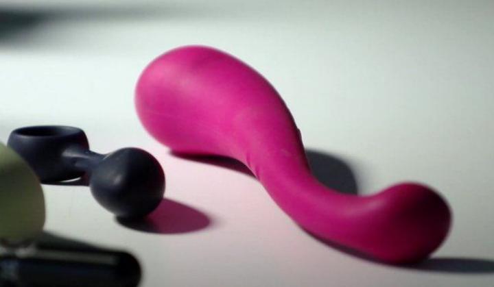 Spanish club awards s*x toys to female winners; awardees file complaint for sexism