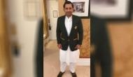 Indian fans defend Pakistan's Sarfaraz Ahmed for wearing traditional outfit 