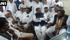Telangana: 12 Congress MLAs meet Speaker Pocharam Srinivas Reddy to join TRS