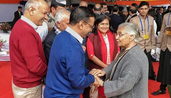 Delhi: Sheila Dikshit meets CM Arvind Kejriwal, raises power and water supply-related issues