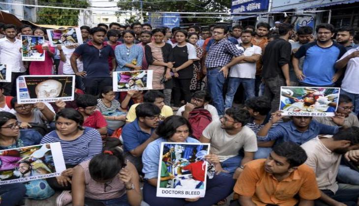 Maharashtra resident doctors join protest; demand protection for doctors