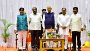 Karnataka Cabinet Expansion R Shankar H Nagesh Take Oath As