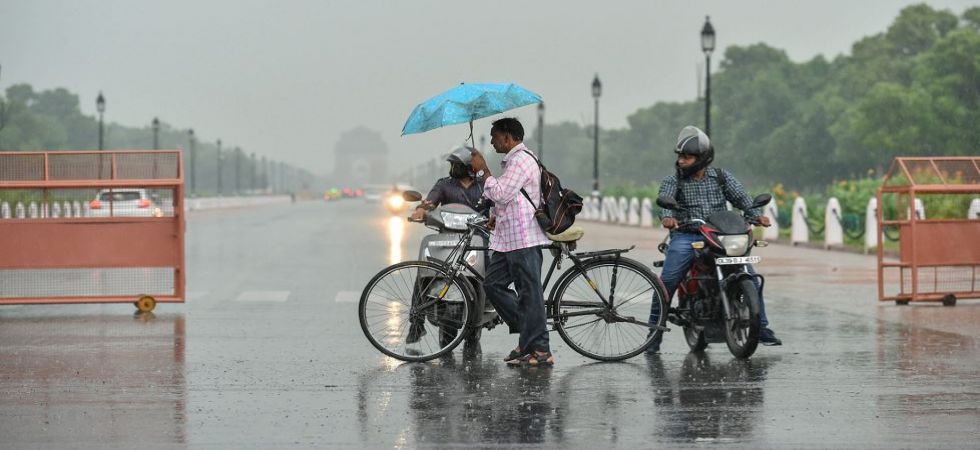 Delhi: Overcast, pleasant Sunday morning, MeT dept forecasts thunderstorm, light rain