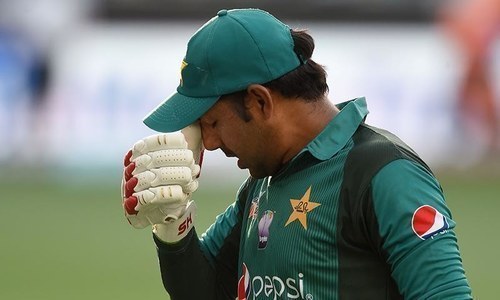 Pakistan captain Sarfaraz Ahmed's wife was crying when he reached hotel room; see video