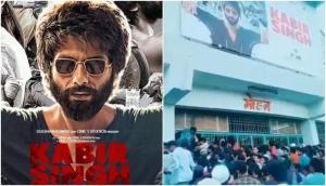 Shahid Kapoor fans go crazy over Kabir Singh, mob uncontrolled to buy tickets outside theaters; watch video
