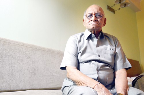 Freedom fighter Mohan Ranade dies