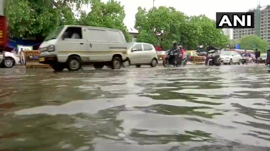 Mumbai witnesses heavy rains, warning issued for next 24 hours; latest updates
