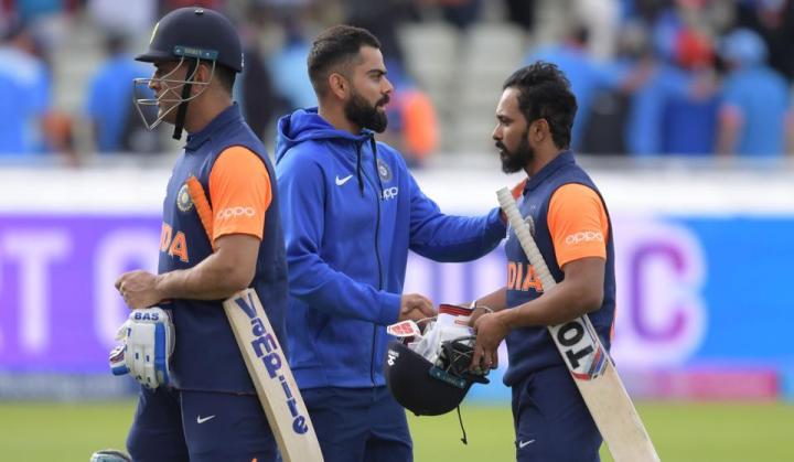 Watch: MS Dhoni and Kedar Jadhav trolled over a video going viral from IPL days