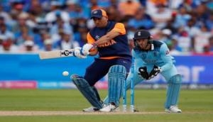 MS Dhoni criticised for 'baffling' innings but gets Virat Kohli's backing