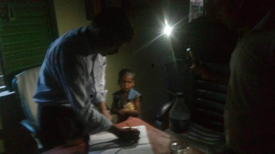 UP: No power, doctors to treat patients under flashlights