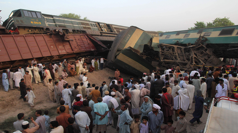 10 killed, 35 injured in trains collision in Pakistan's Sadiqabad