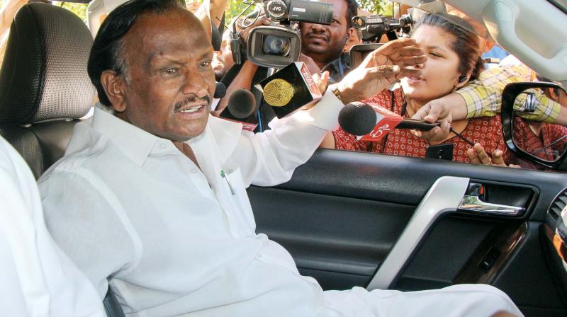 Day after announcing resignation withdrawal, Congress MLA heads to Mumbai with BJP members