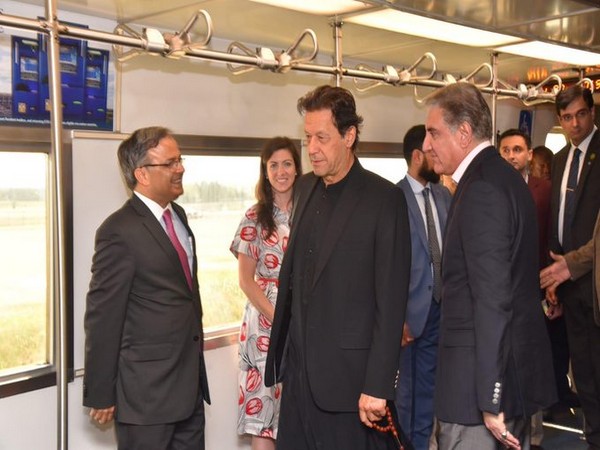 Imran Khan along with army chief, ISI DG reaches US
