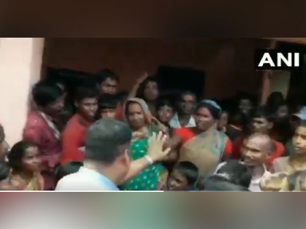 Bihar Flood: Ruckus erupts in community kitchen with locals alleging non-availability of food--watch video