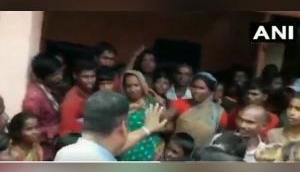 Bihar Flood: Ruckus erupts in community kitchen with locals alleging non-availability of food--watch video