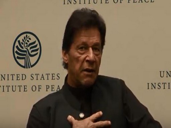 Imran Khan dodges question on 26/11 mastermind Hafiz Saeed 