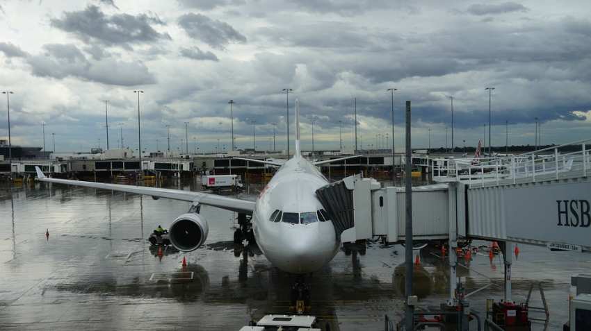 Heavy rains lashes Mumbai, 17 flights diverted, train services from Kalyan to Karjat suspended