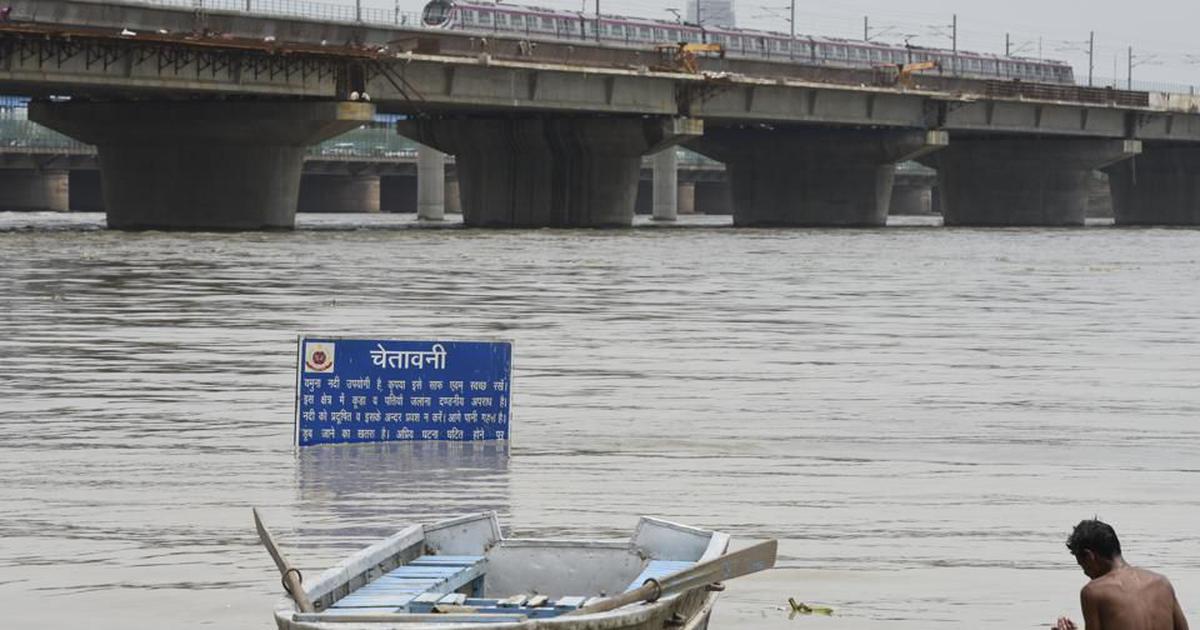Delhi: CM Arvind Kejriwal chairs meeting on rising level of Yamuna, urges people to vacate floodplains