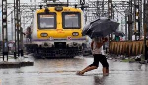 Maharashtra: Heavy rains lead to water-logging in Mumbai
