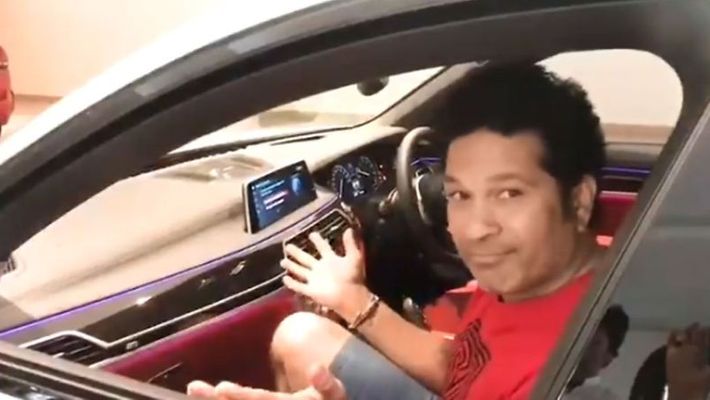 Sachin Tendulkar awestrucked as his car parks on its own-see video
