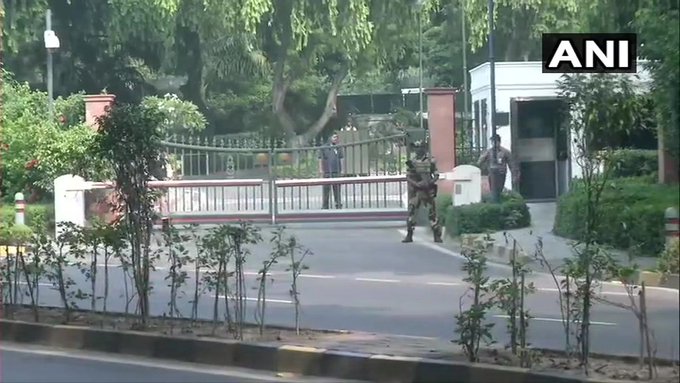 US Congress committee urges India to end communication blackout in Kashmir