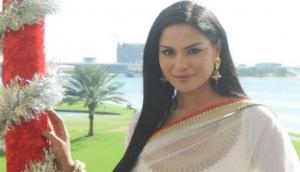 Amid scrapping of Article 370 Veena Malik tweets series of ‘shameful’ remark; Netizens troll her badly 