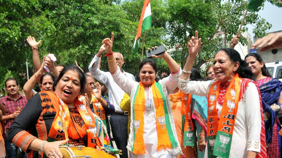 Peace in Jammu and Kashmir; Locals welcome scrapping of Article 370