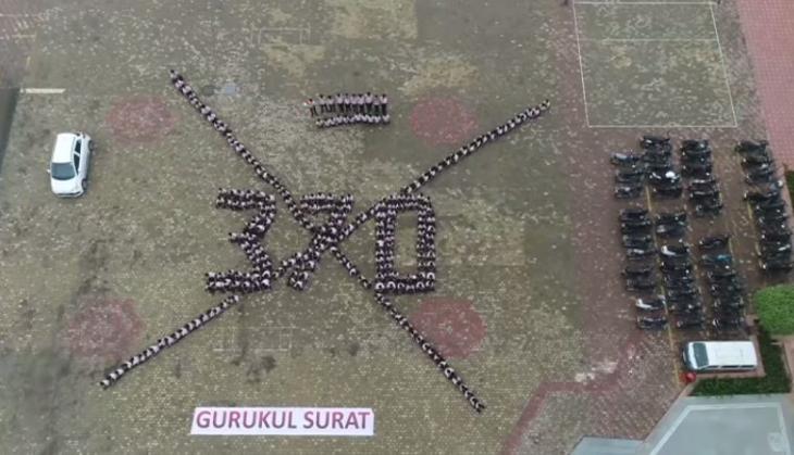 Surat: School students created special human chain to celebrate scrapping of Article 370