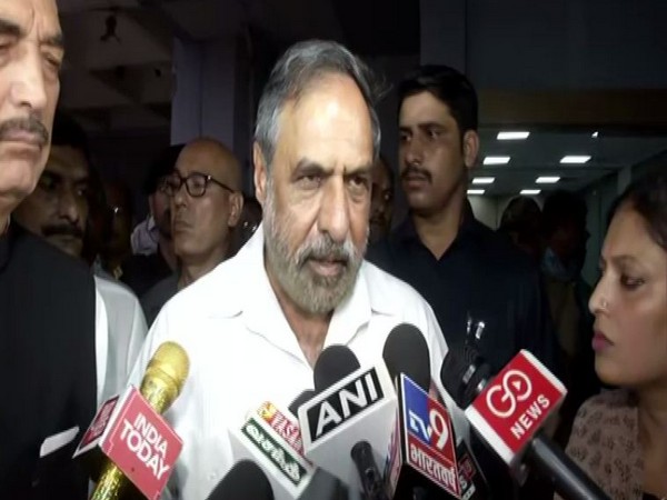 Sent back to Delhi from Srinagar airport, Anand Sharma takes dig at J-K administration