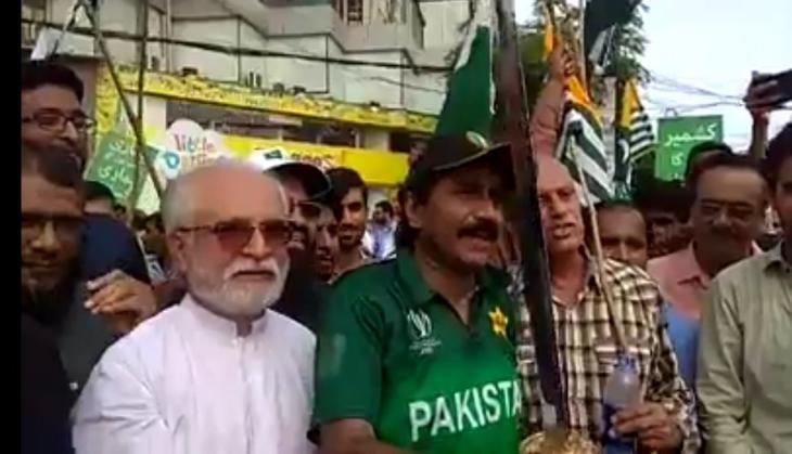 Javed Miandad with Sword,