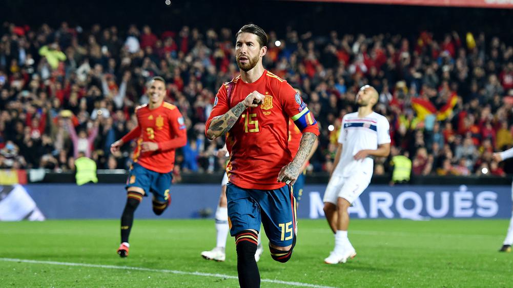Sergio Ramos matches Iker Casillas' appearence landmark for Spain