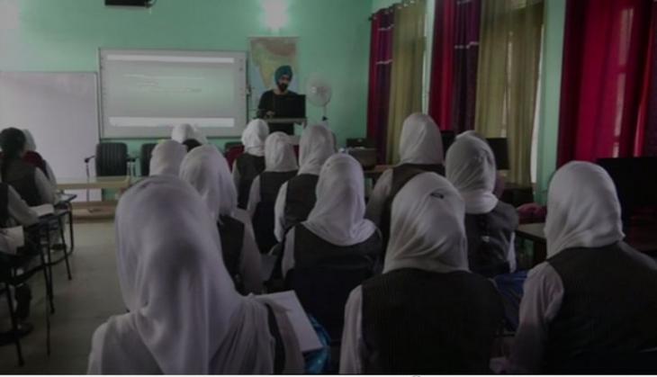 Jammu-Kashmir: Govt school in Poonch adopts smart learning classes