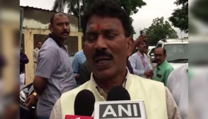 Water logging in Indore govt hospital, MP Minister takes stock of situation
