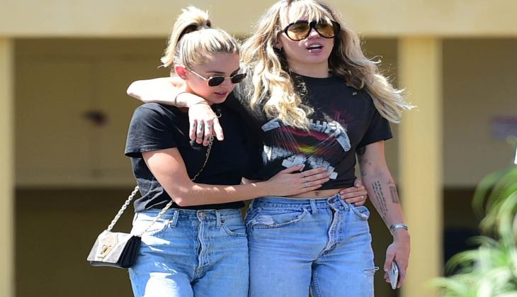 Miley Cyrus romances with Kaitlynn Carter at date night