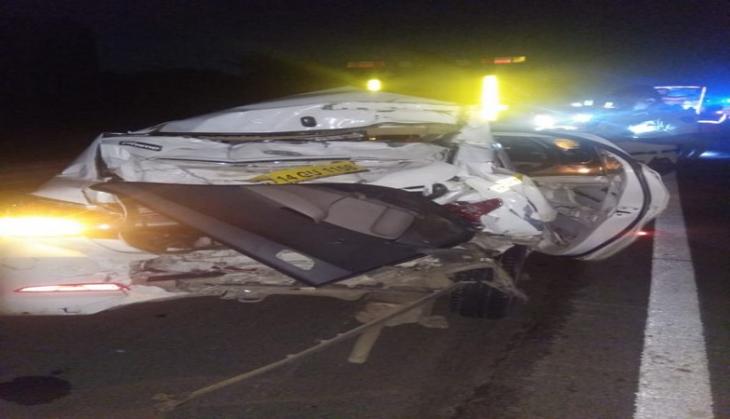 Maharashtra: Spine surgeon, driver killed in accident on Pune-Mumbai expressway