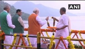 Gujarat: PM Modi performs Narmada 'aarti' at Sardar Sarovar dam