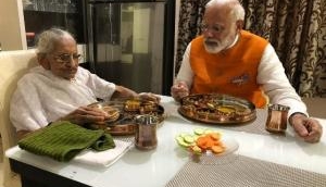  Gujarat: PM Modi meets mother Heeraben in Gandhinagar on his 69th birthday