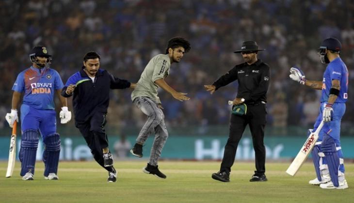 Pitch Invader