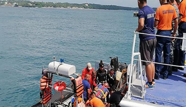7 dead, 14 rescued as dragon boat capsizes in Philippines