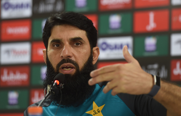 Misbah-ul-Haq responds to reporter's question on if Pakistan team will wear Army caps for Kashmir 