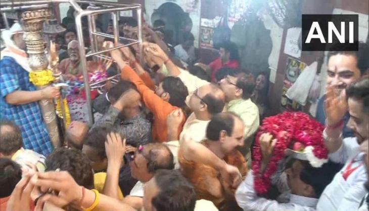 Navratri begins with great fervour, people throng temples on first day