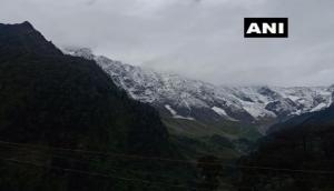 Himachal Pradesh: Fresh snow near Manali